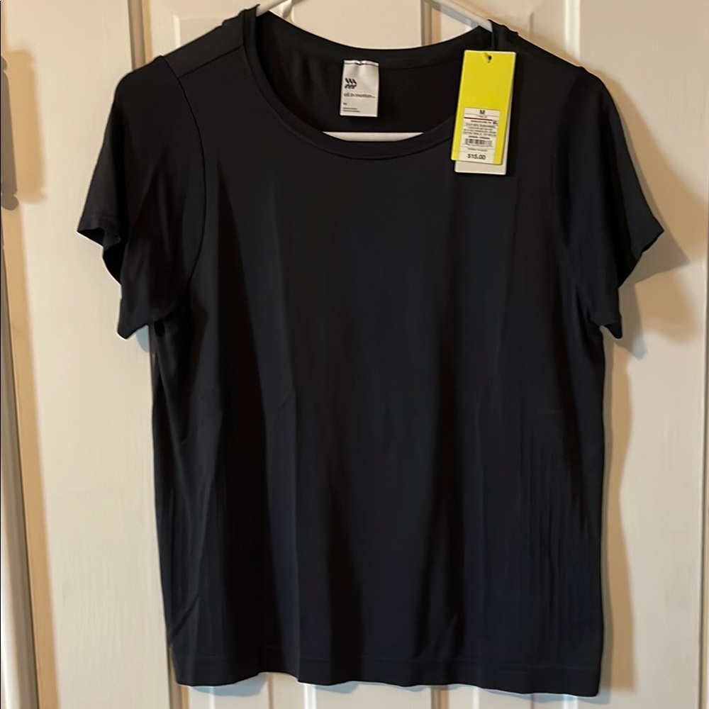 All in motion Black Short Sleeve Top
